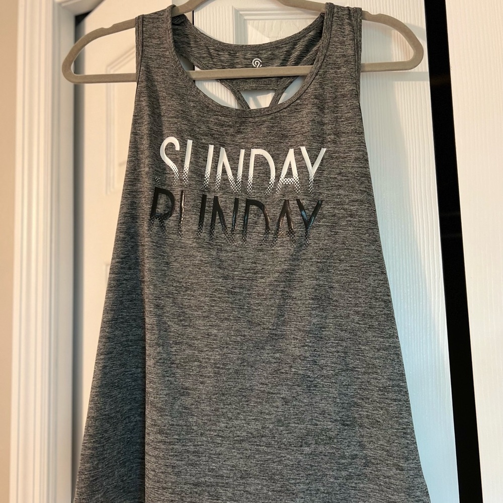 Women’s grey Champion athletic top